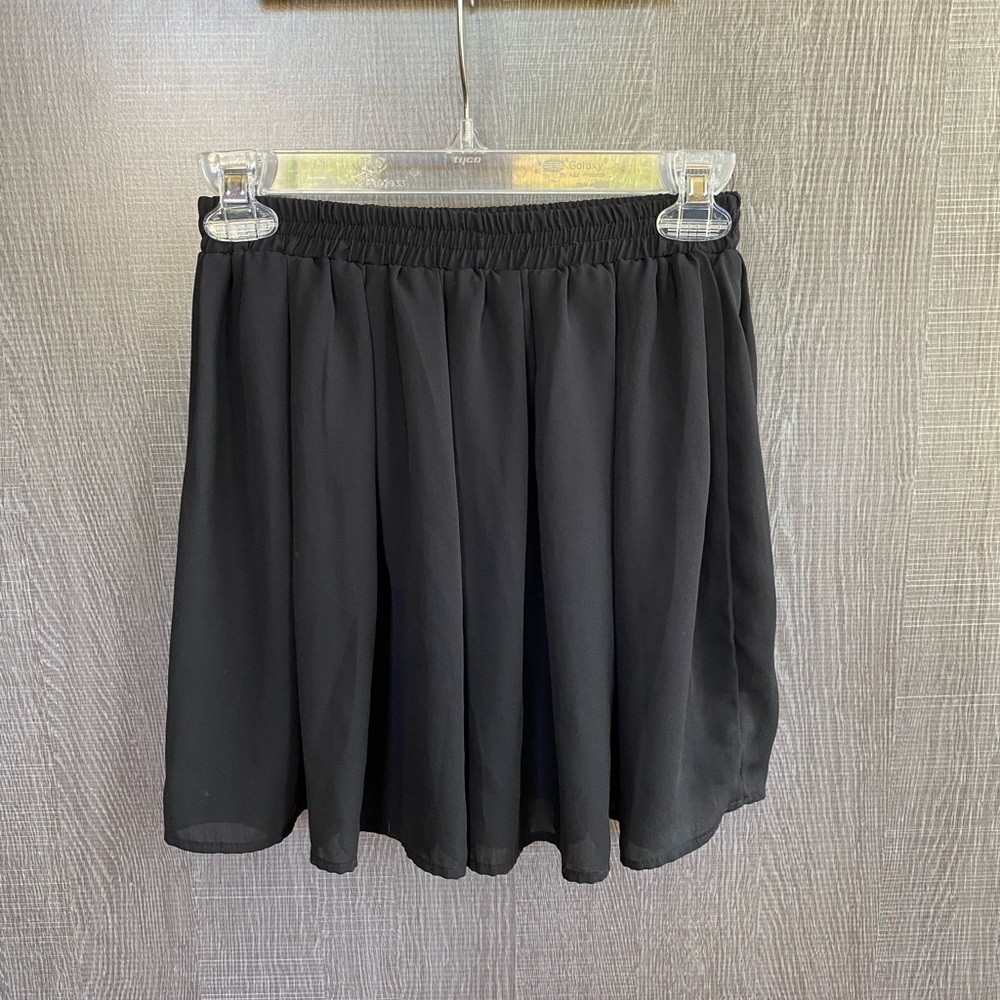 Brandy Mellville Flowy Black Skirt